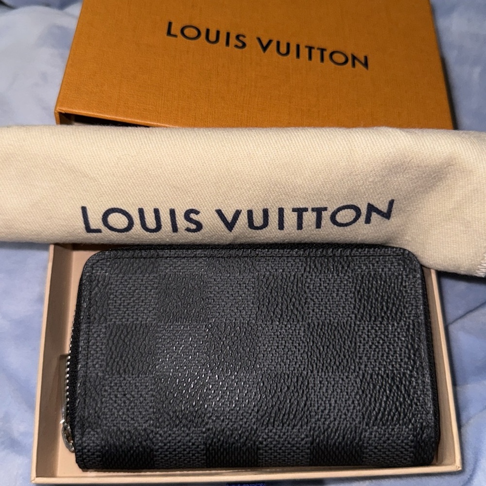 Men’s or Women’s Louis Vuitton Damier Coin Pouch! Brand New comes with Box! - Picture 11 of 15